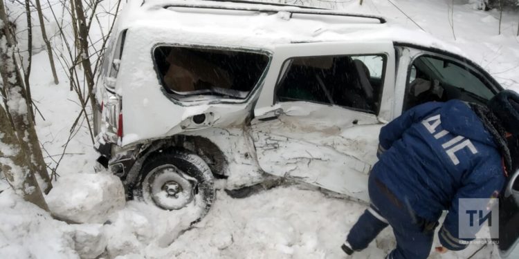 В Татарстане при столкновении двух легковушек пострадали два человека