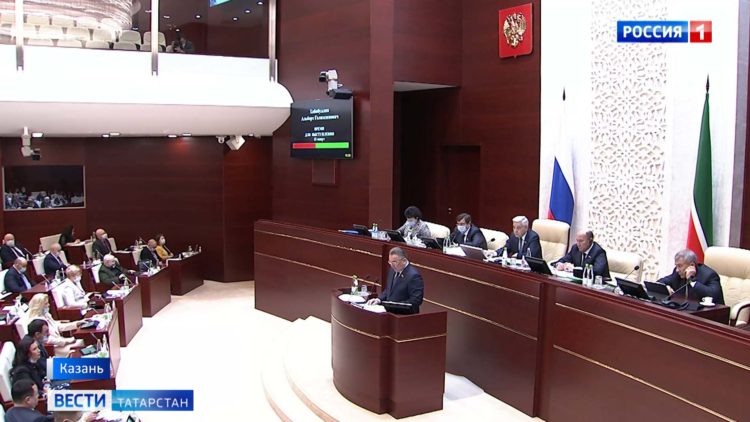 Чудом жива: в Зеленодольске на пенсионерку дважды наехал автомобиль