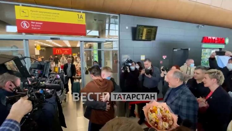 В Казани встретили серебряного призера олимпиады Данила Садреева