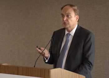 Антонов: США должны прекратить разработки биологического оружия