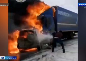 Под Чистополем при столкновении легковушки и КАМАЗа погибли пятеро взрослых и один ребенок