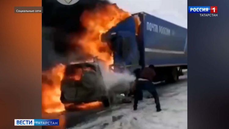 Под Чистополем при столкновении легковушки и КАМАЗа погибли пятеро взрослых и один ребенок