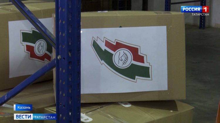 Почти 13 тонн груза с гуманитарной помощью отправили сегодня в Ростовскую область из Татарстана