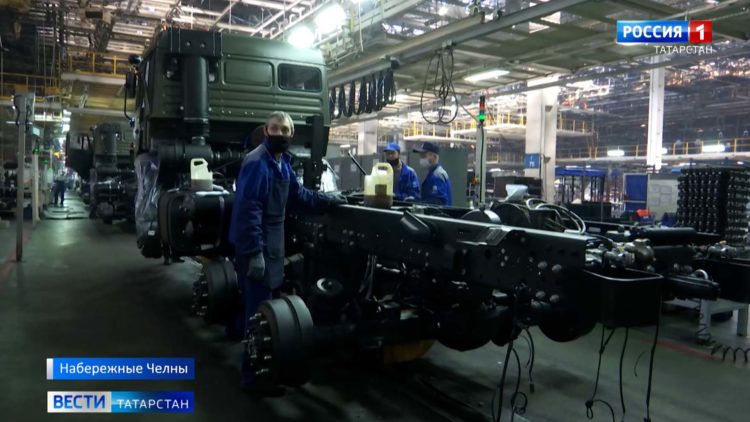 Минниханов: Нужно сделать всё, чтобы КАМАЗ работал в новых условиях и выполнил все планы