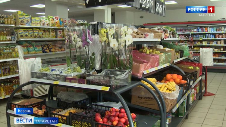 Дефицита нет и не ожидается: Казанский Кремль прокомментировал ситуацию с продуктами и товарами