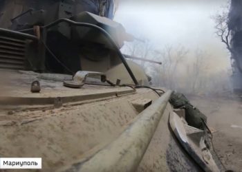 Украинские националисты ходят по подвалам и обирают мирных жителей