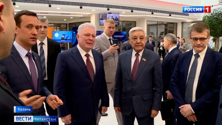 Фарид Мухаметшин провёл заседание президиума парламента