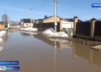 Улицы поселка Тургай в Лаишевском районе оказались затоплены из-за паводка