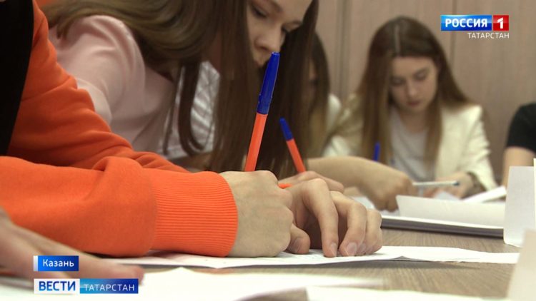 В Казани прошла акция «Письма защитникам Отечества» в поддержку российской армии