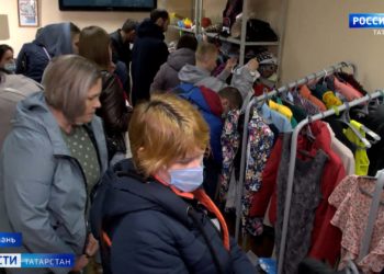 Неизвестный расстрелял машину с парнями в Татарстане