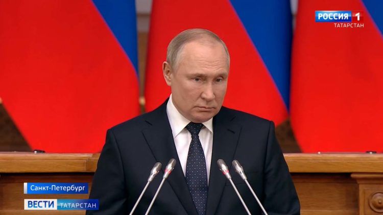 Владимир Путин: Россия достойно ответит на самые сложные вызовы и угрозы