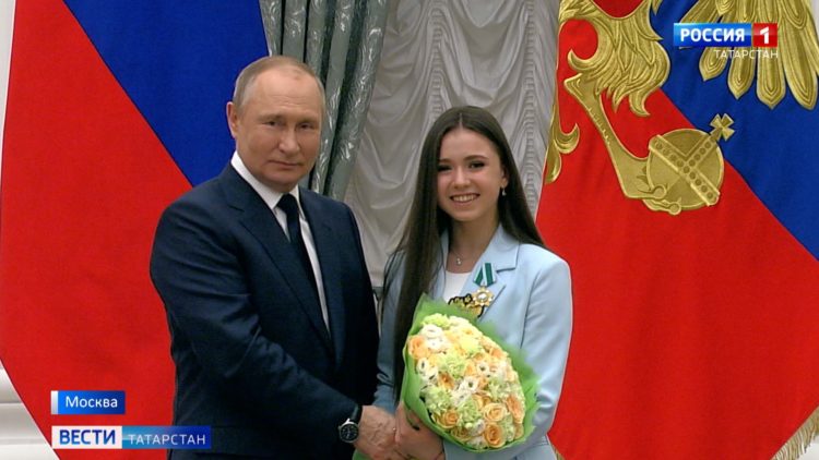 Владимир Путин вручил награды чемпионам Олимпиады в Пекине