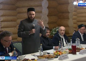 Неизвестный расстрелял машину с парнями в Татарстане