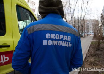 В Казани девушка выпала с 8 этажа на машину и осталась жива