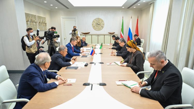 Рустам Минниханов провел встречу с Гурбангулы Бердымухамедовым