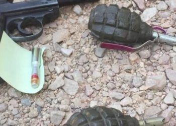 Очевидцы: украинские полицейские перед бегством прятали оружие в домах мирных жителей