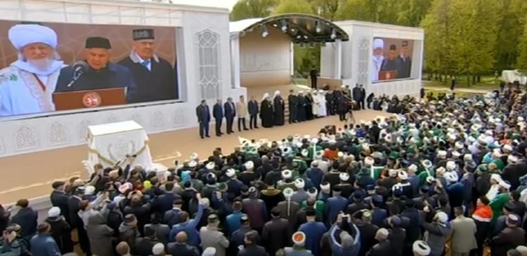 В Казани заложили памятный камень новой Соборной мечети