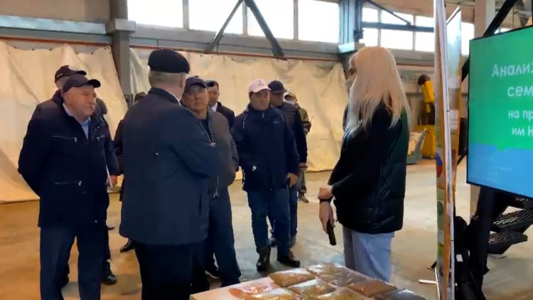 Рустам Минниханов: «Мы ни одну программу не свернули, несмотря на непростое положение»