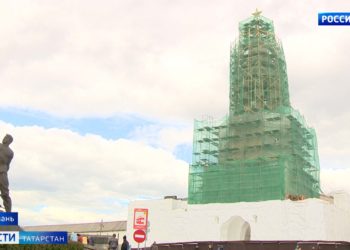 Рустам Минниханов осмотрел ход строительства трасс М12 и М7