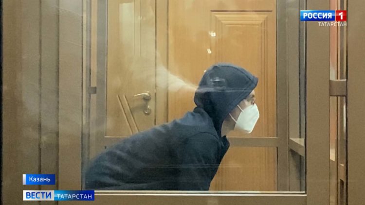 В Верховном суде РТ начался процесс по делу убийства девушки и её родителей