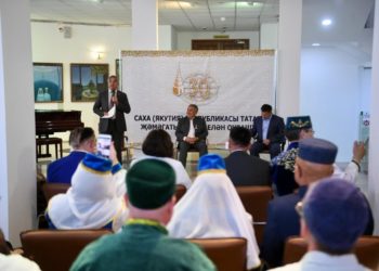 Рустам Минниханов встретился с представителями татарских общественных организаций Якутии