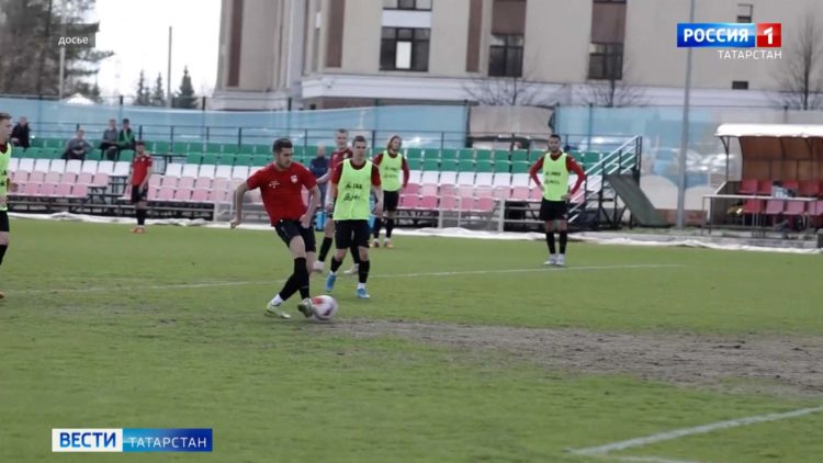 Более сотни человек было задействовано при ликвидации пожара на складе в Челнах