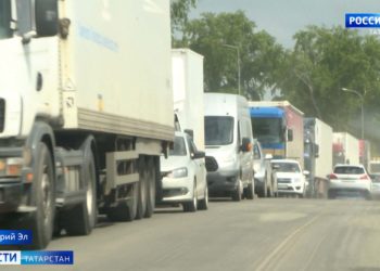 Ремонт трассы на границе с Марий Эл парализовал движение машин у Зеленодольска