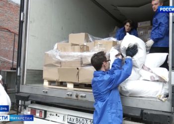 В Казанском Кремле впервые вручили медали «Родительская доблесть»