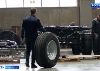 Рустам Минниханов наградил выдающихся татарстанцев