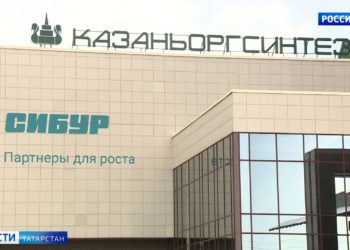 Более сотни человек было задействовано при ликвидации пожара на складе в Челнах