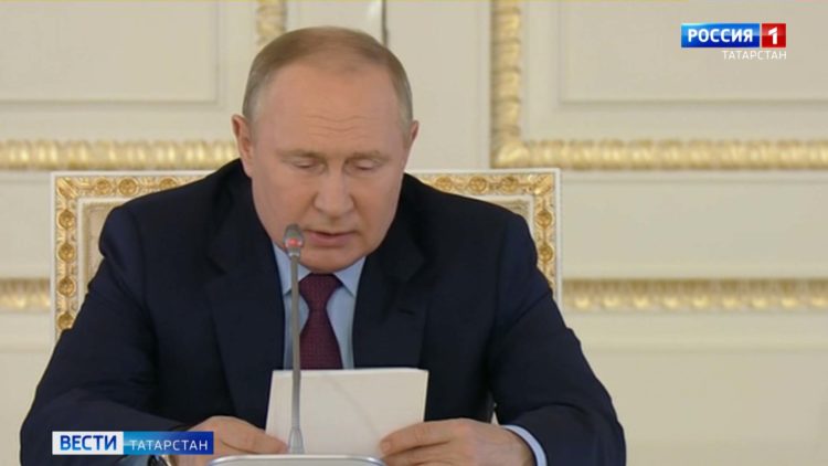 Путин провел совещание, посвященное ключевым проблемам автомобильной отрасли