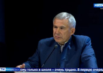 Минниханов присвоил лучшим педагогам республики звание «Заслуженного учителя РТ»