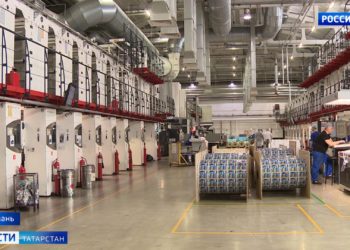 Более сотни человек было задействовано при ликвидации пожара на складе в Челнах