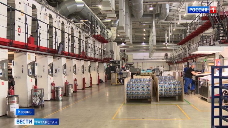 Более сотни человек было задействовано при ликвидации пожара на складе в Челнах