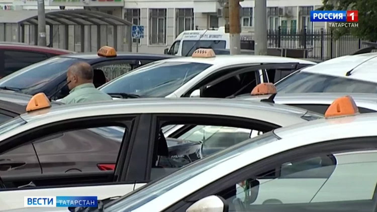 Казанцы жалуются на рост цен на такси