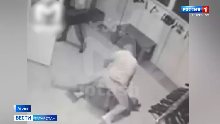 В Агрызе мужчина убил свою супругу в здании администрации