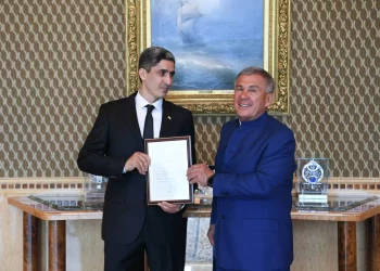 Минниханов поблагодарил генконсула Туркмении в Казани за вклад в сотрудничество