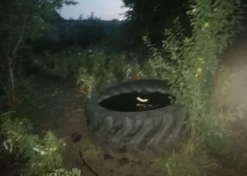 В Татарстане годовалый ребенок утонул в наполненной водой покрышке