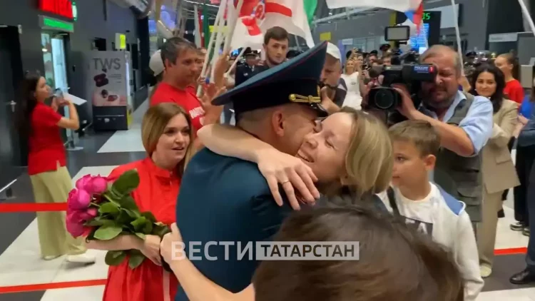 В Казани встречают Героев России, вернувшихся со спецоперации на Украине