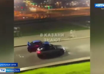 Полицейские поймали молодых людей, устроивших гонки у стен Казанского Кремля