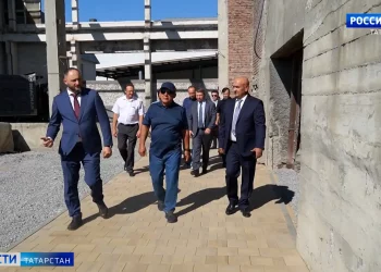 Упавшему с 9 этажа в Челнах мальчику сделали операцию в ДРКБ