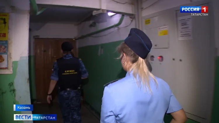 Cудебные приставы Казани вышли в вечерний рейд