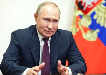 В Татарстане на Волге обнаружили масляные желто-зеленые пятна