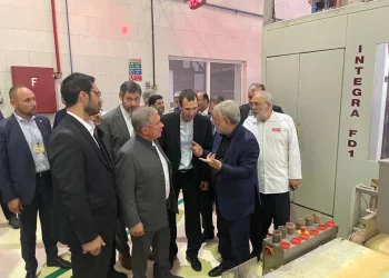 Минниханов посетил в Тебризе кондитерскую фабрику Shirin Asal