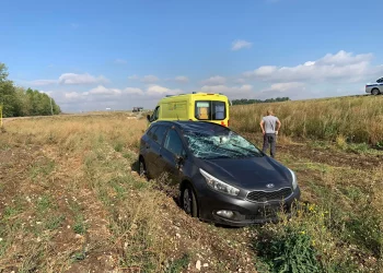 Два человека пострадали при столкновении иномарок на трассе в Нижнекамском районе
