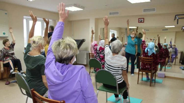 В Набережных Челнах по нацпроекту 670 пенсионеров прошли лечение гериатрическом отделении госпиталя