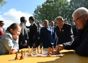 Минниханов посетил благоустроенный бульвар имени Ризы Фахретдина