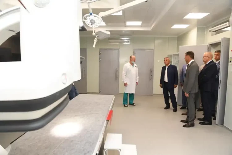 Минниханов открыл диагностическое отделение в Нижнекамской центральной больнице