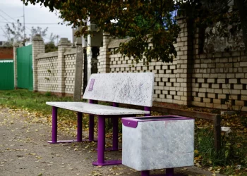 В Казани появилась парковая мебель проекта «Я вернусь»