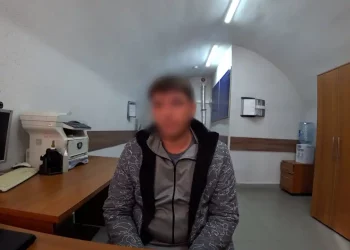 В Казани полицейские «по горячим следам» задержали курьера мошенников